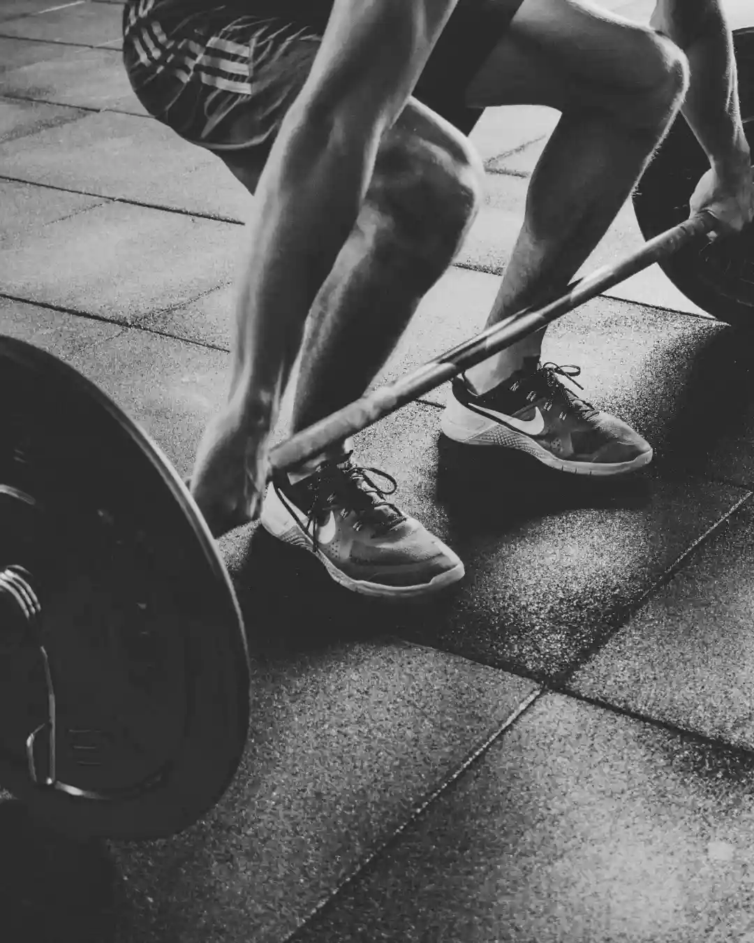 Athlete setting up for a deadlift in proper position